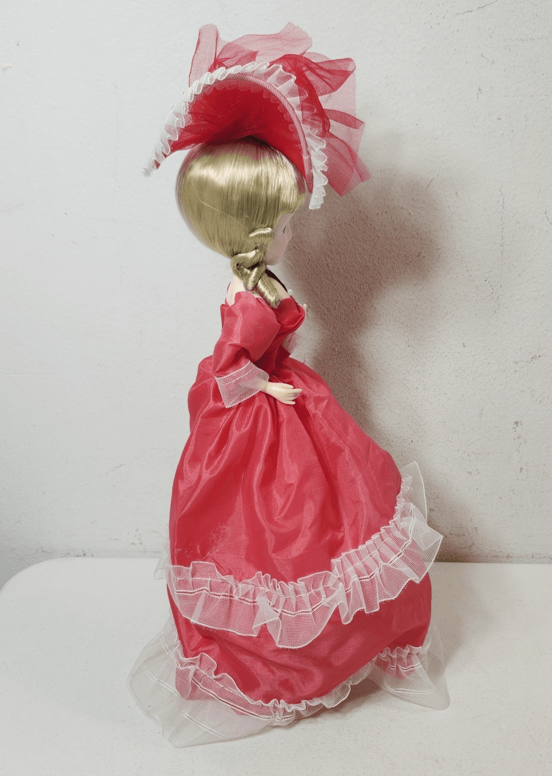 Boudoir Big Eyes 15” Doll In Red Dress Outfit Musical Rotates - Thumbnail 6