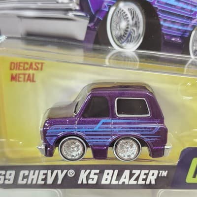 Car Tuned '69 Chevy K5 Blazer Lowrider Series 3 Purple 1/64 Toy Vehicle NEW - Thumbnail 2
