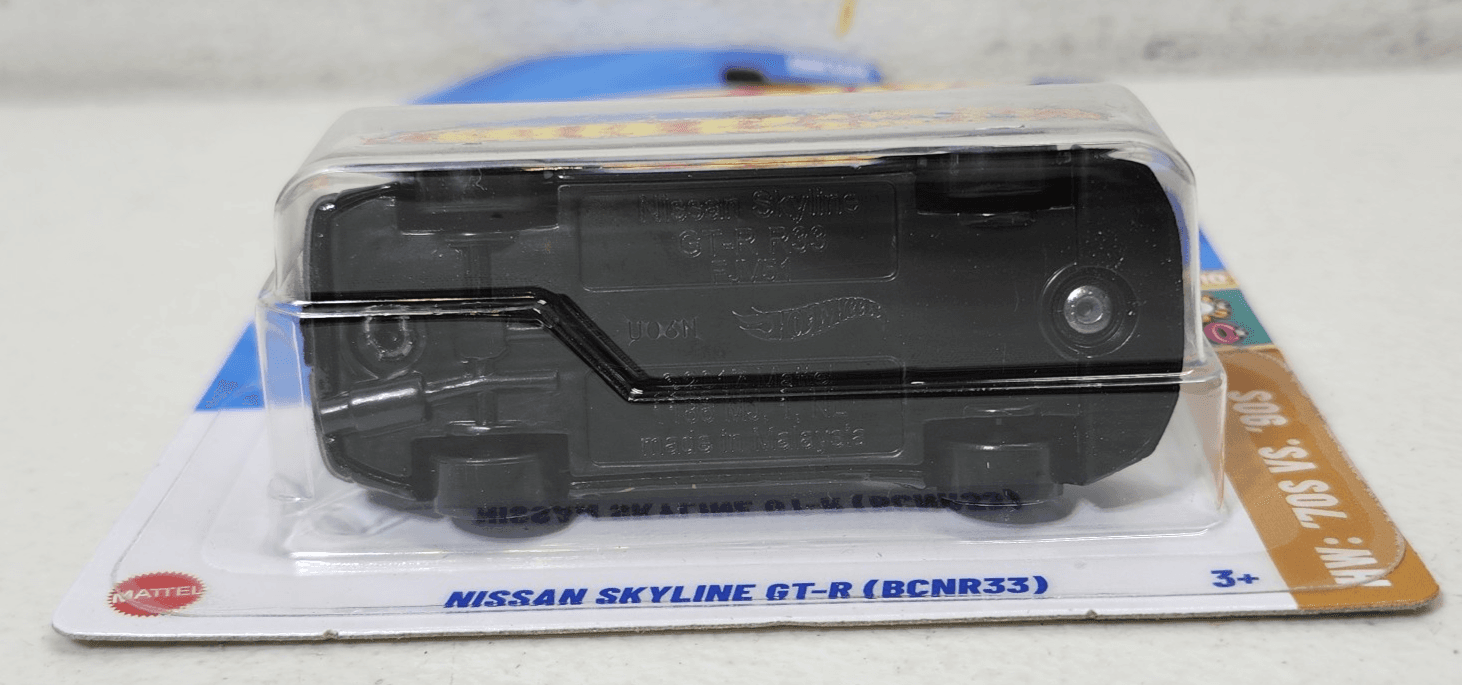 2025 Hot Wheels Nissan Skyline GT-R (BCNR33) HW '70s VS '90s Black Car NEW - Thumbnail 4