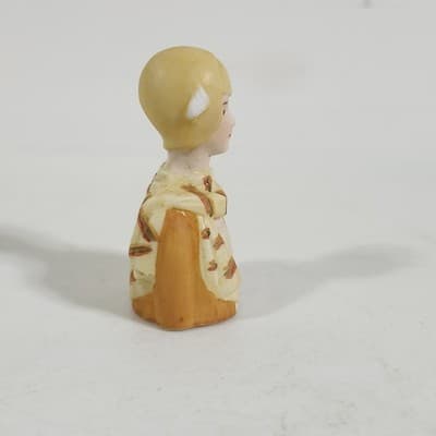 Avon 1982 American Fashion Silhouettes Thimble Victorian - Thumbnail 4