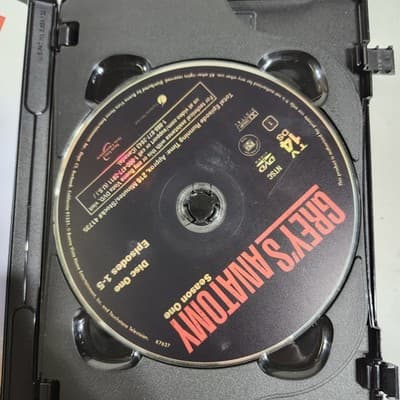 Greys Anatomy Season 1 DVD 2006 2 Disc Set - Thumbnail 3