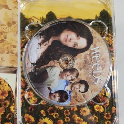 Weeds The Complete Season Two Mary Louise-Parker - Justin Kirk DVD - Thumbnail 2