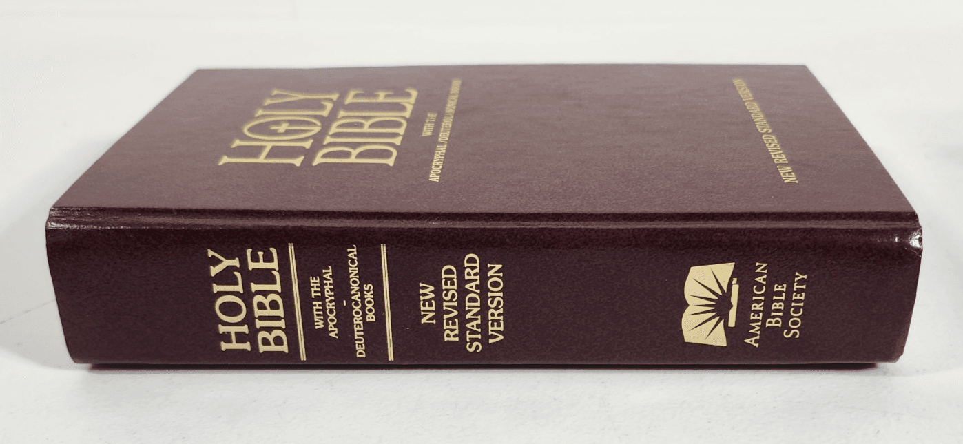 Holy Bible with the Apocryphal Deuterocanonical Books New Revised Standard - Thumbnail 4