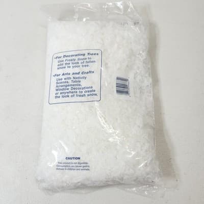 Frosty Snow Realistic Decorative Snow 3.5 Quarts Dry Measure NEW - Thumbnail 6
