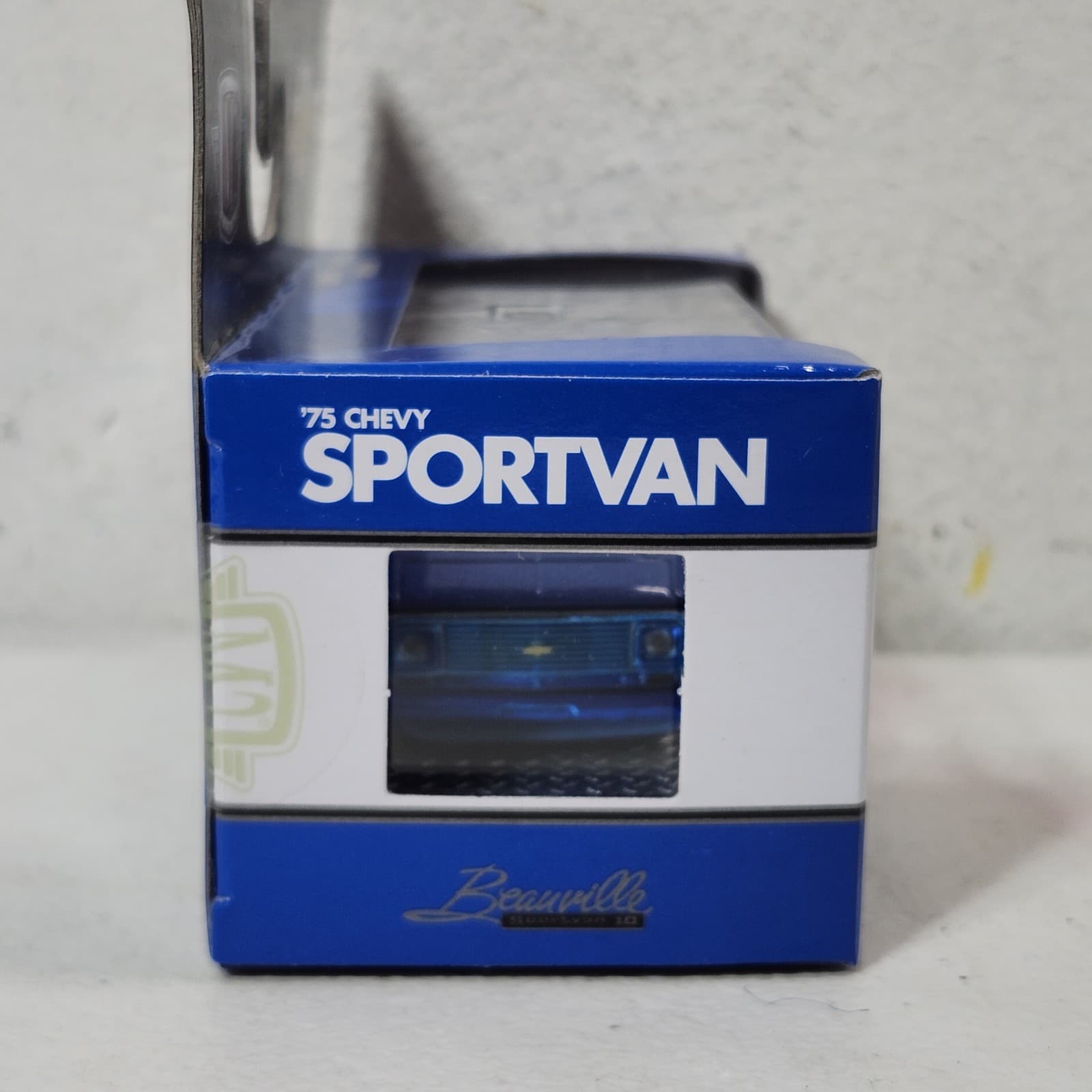 M2 Machines 1975 Chevrolet Van G10 Sportvan Chase Blue 1/64 Toy Vehicle NEW - Thumbnail 4
