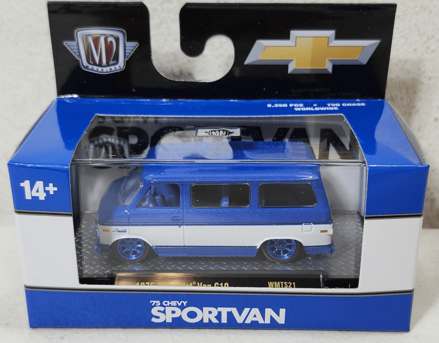 M2 Machines 1975 Chevrolet Van G10 Sportvan Chase Blue 1/64 Toy Vehicle NEW - Thumbnail 2