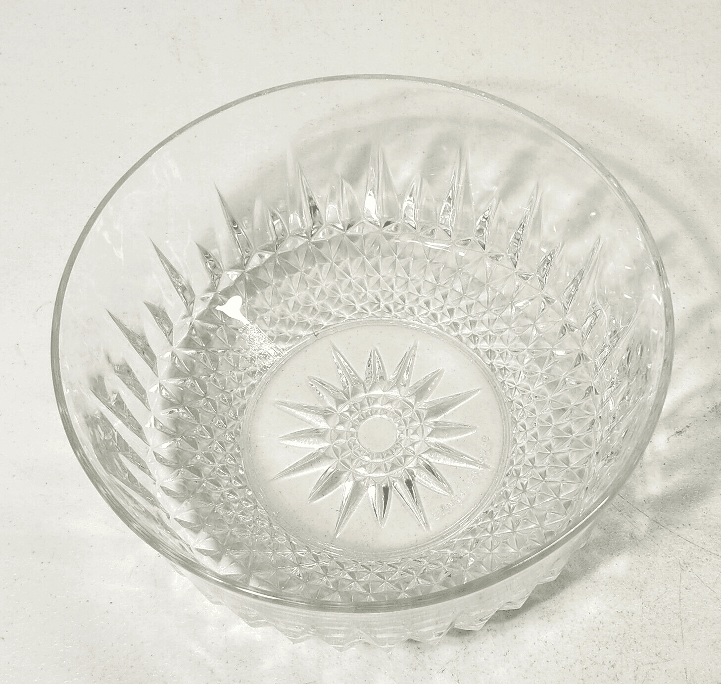 Large Arcoroc Crystal Starburst Serving Salad Bowl 8" France - Thumbnail 3