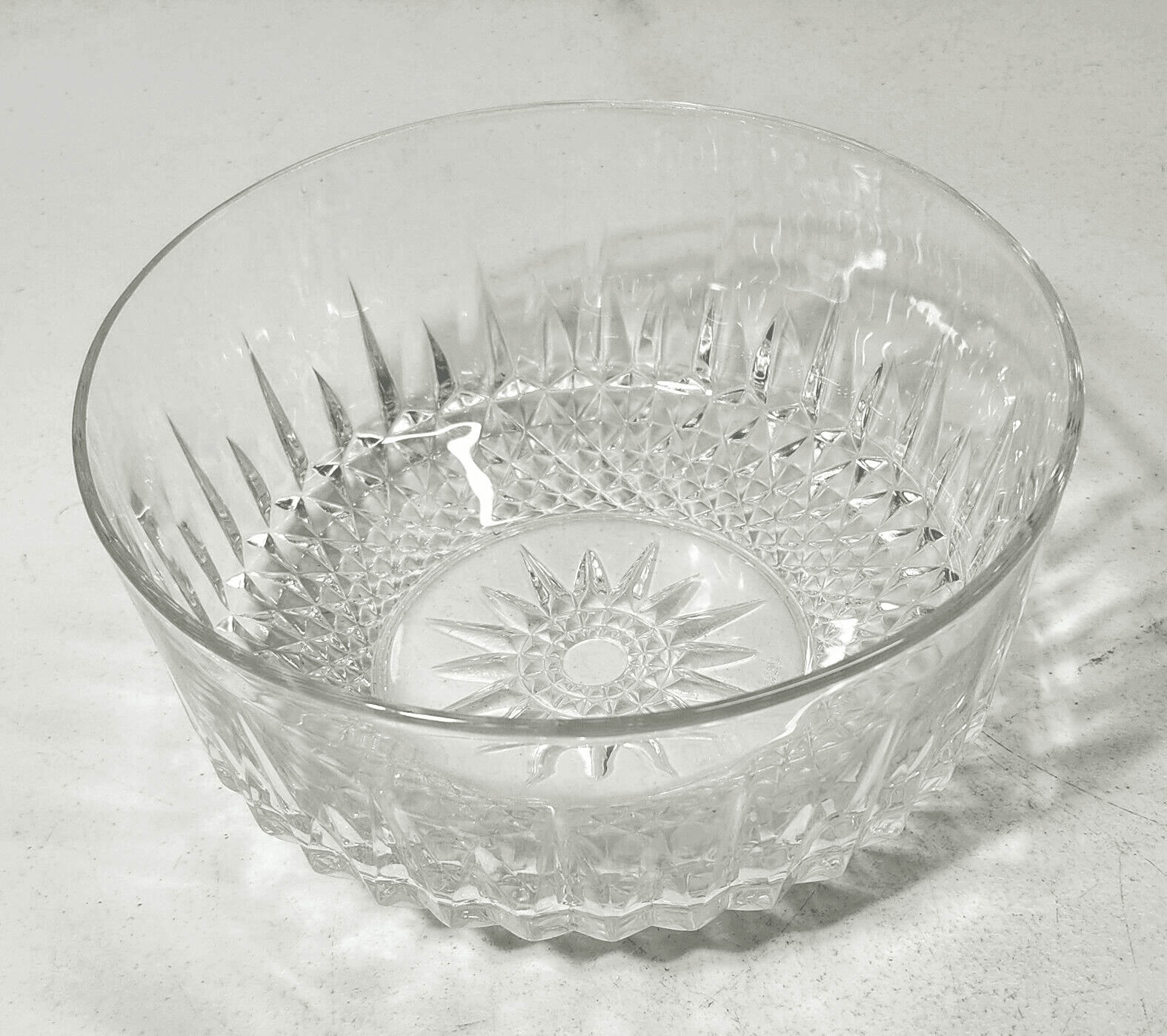 Large Arcoroc Crystal Starburst Serving Salad Bowl 8" France - Thumbnail 2
