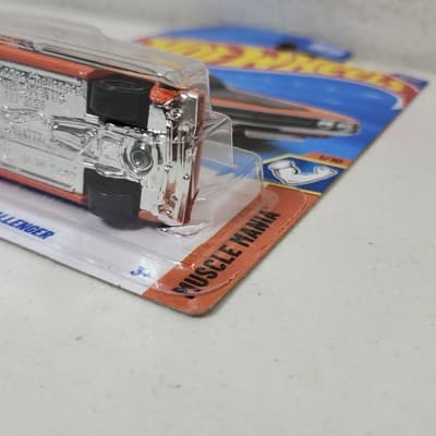 Hot Wheels ‘71 Dodge Challenger Muscle Mania Orange Car 1/64 Toy Vehicle NEW - Thumbnail 6