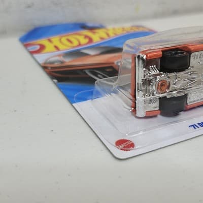 Hot Wheels ‘71 Dodge Challenger Muscle Mania Orange Car 1/64 Toy Vehicle NEW - Thumbnail 5