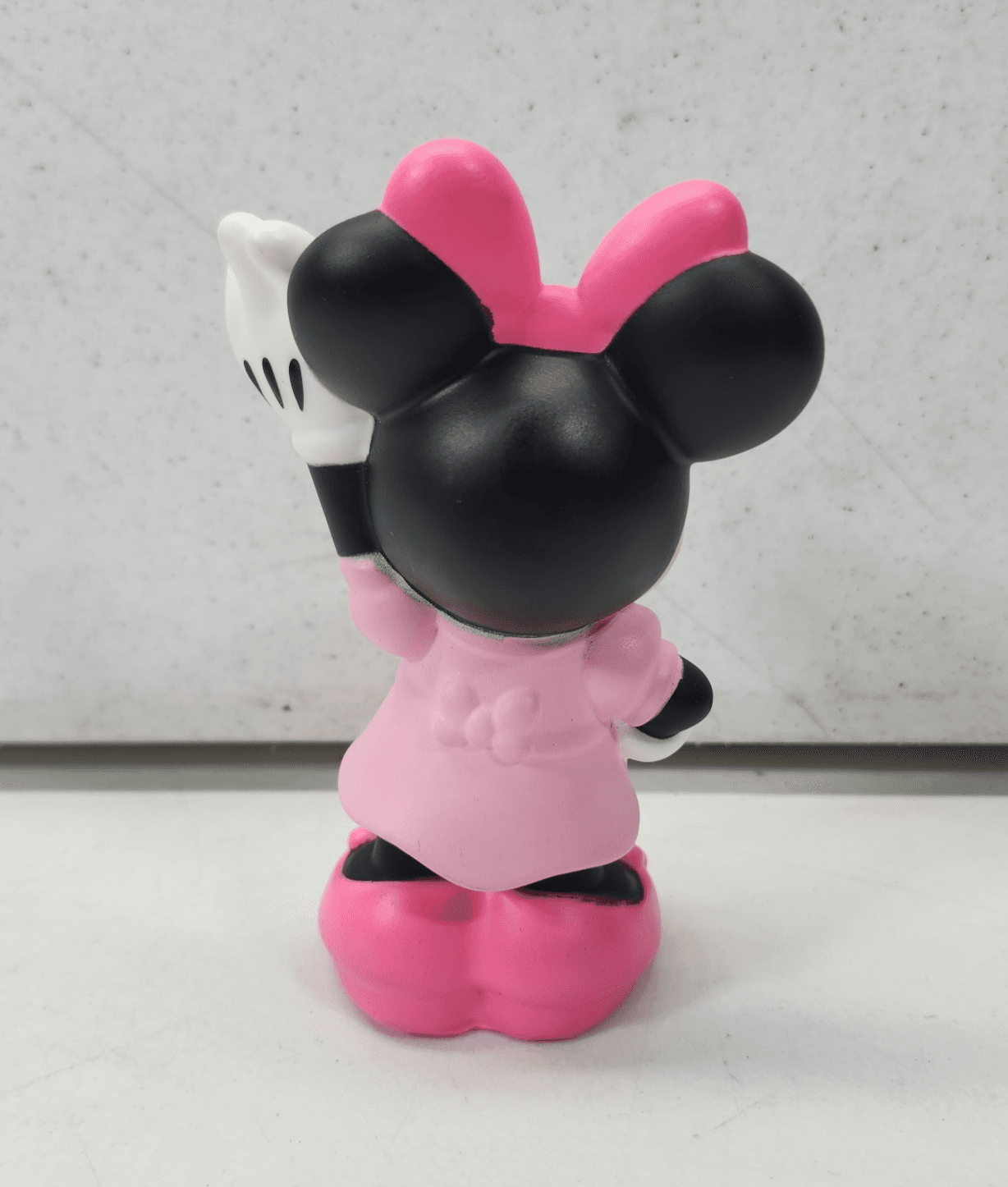 Disney Minnie Mouse Squishy Kids Cartoon Figure Bath Pool Toy - Thumbnail 4
