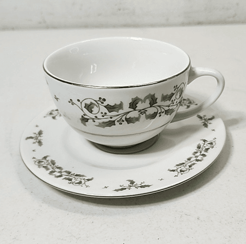 2 Gibson Porcelain China Holiday Charm Cup & Saucer Sets Christmas Holly Berry - Thumbnail 11