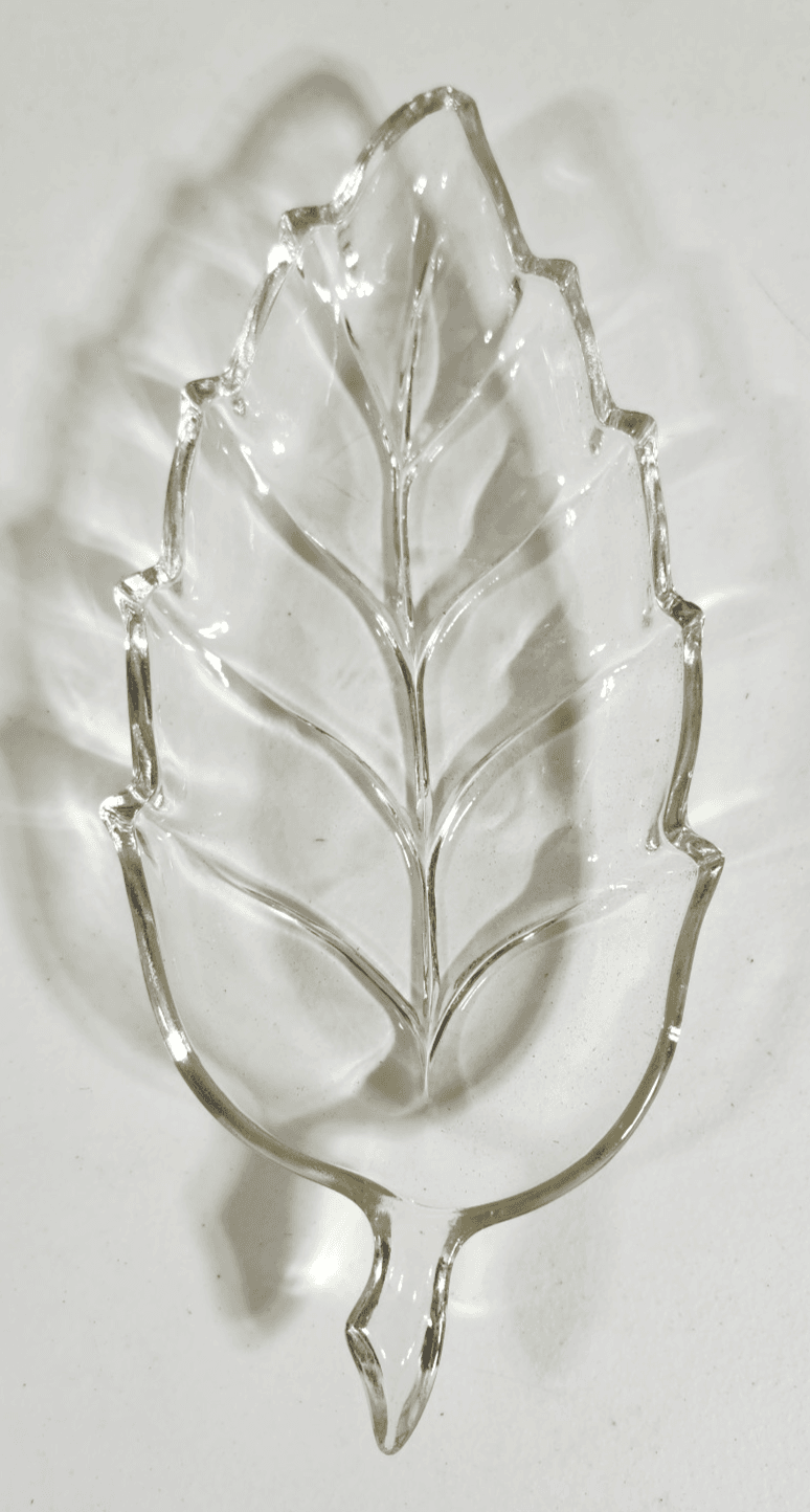 Vintage Glass Leaf Shaped Trinket Relish Nut Dish 9.75" Home Decor - Thumbnail 2