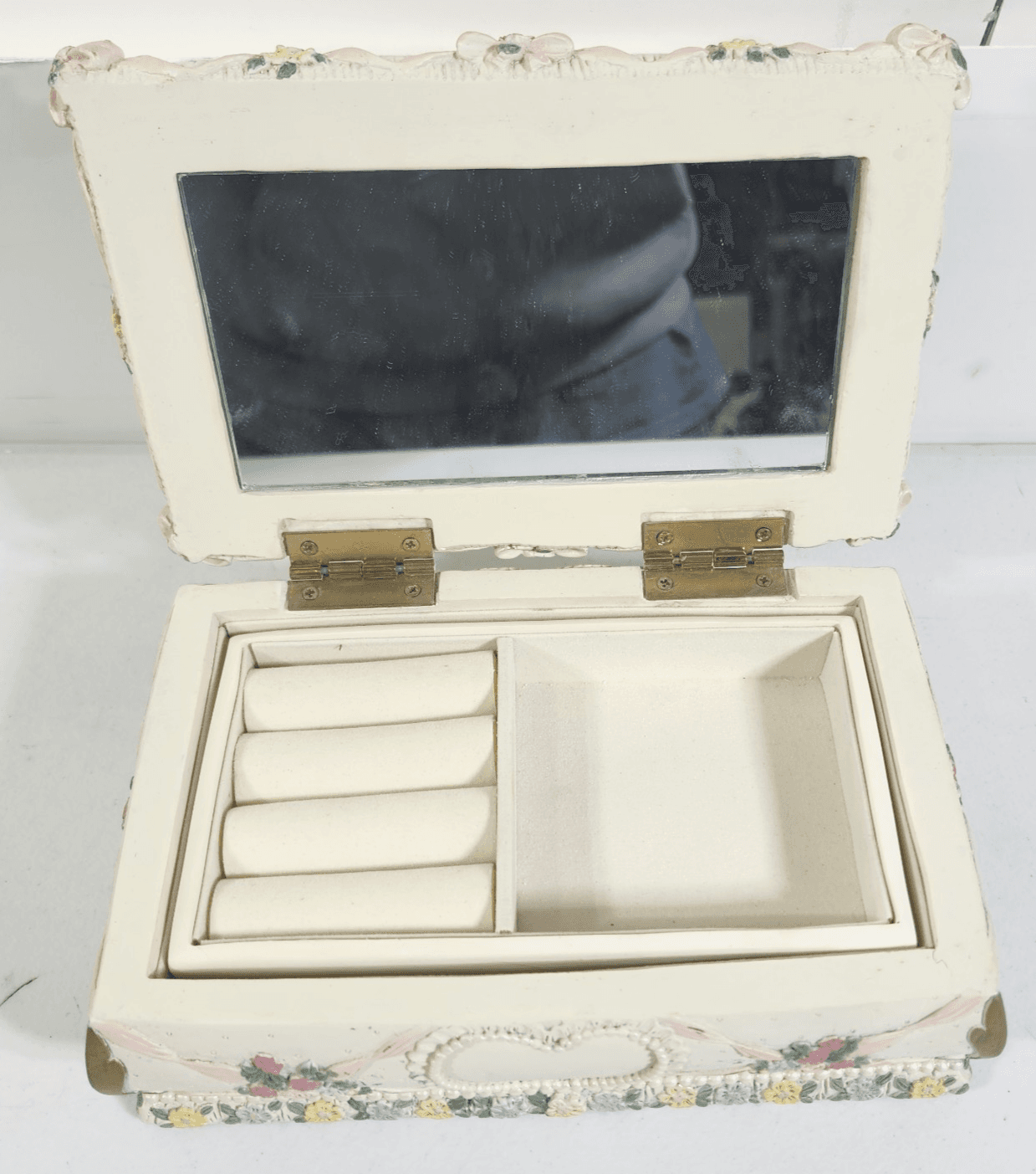Vintage Jewelry Box Decorated Flowers Floral Ribbons Pearls & Doves - Thumbnail 7
