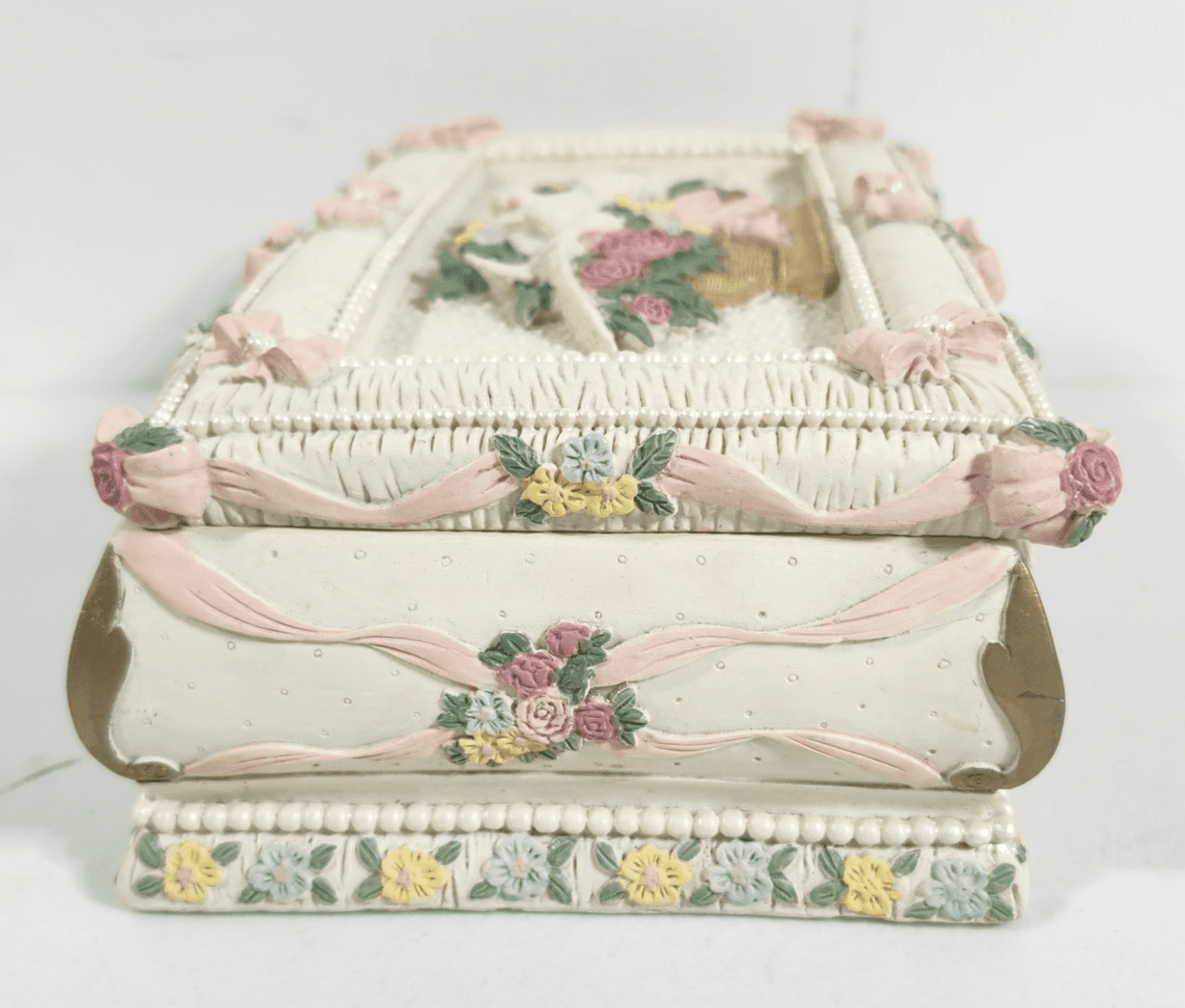 Vintage Jewelry Box Decorated Flowers Floral Ribbons Pearls & Doves - Thumbnail 5