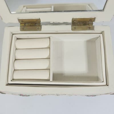 Vintage Jewelry Box Decorated Flowers Floral Ribbons Pearls & Doves - Thumbnail 9