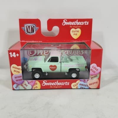 M2 Machines Sweethearts Chevrolet Cheyenne 4x4 Green 1/64 Truck Toy Vehicle NEW - Thumbnail 2