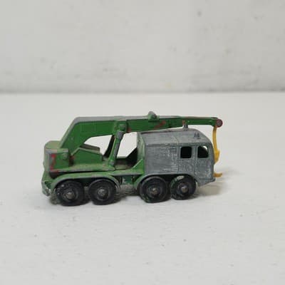 Vintage Matchbox 1965 8 Wheel Crane Truck # 30 Green Toy Diecast Vehicle Loose - Thumbnail 2