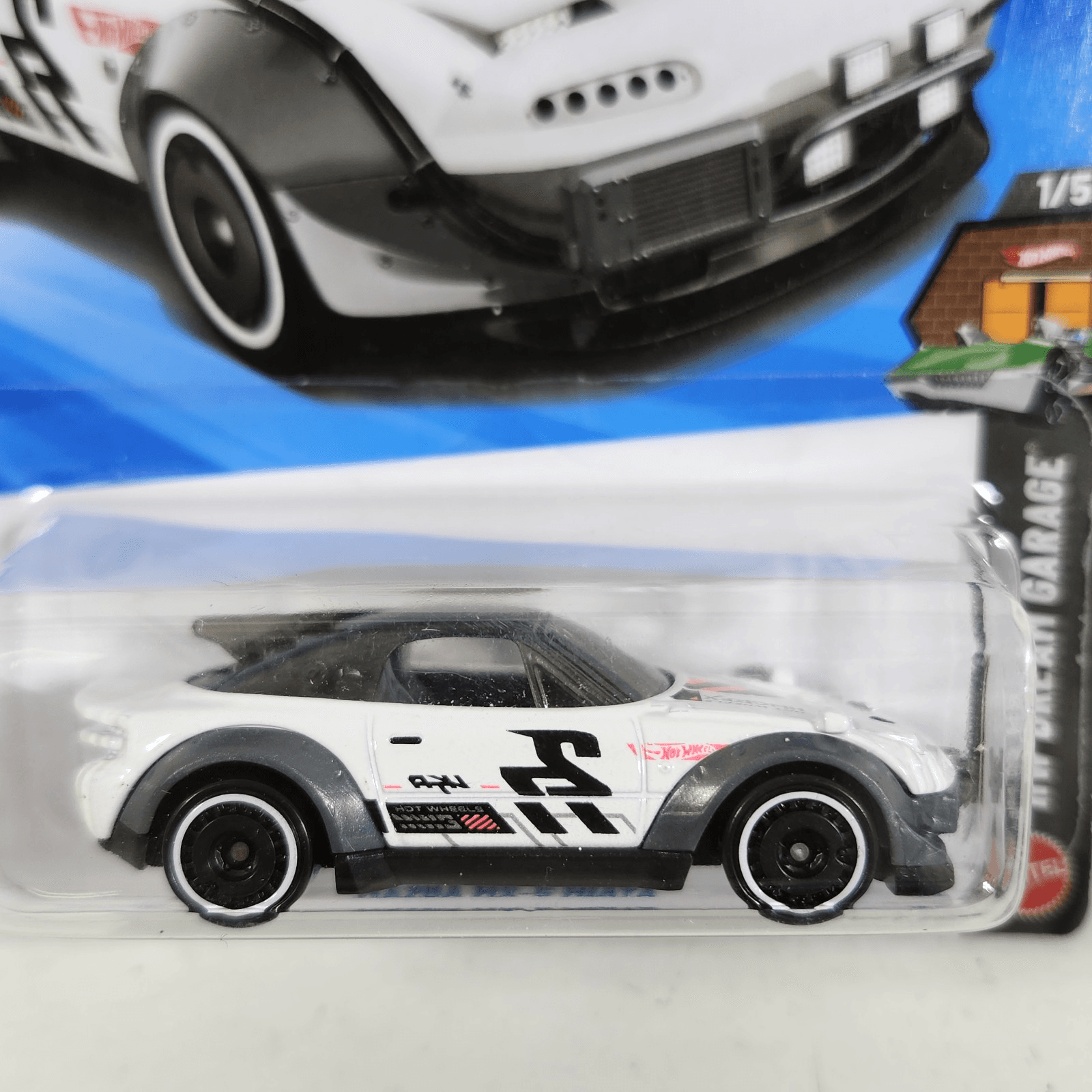 Hot Wheels Mazda MX-5 Miata HW Dream Garage White Car 1/64 Toy Vehicle NEW - Thumbnail 2