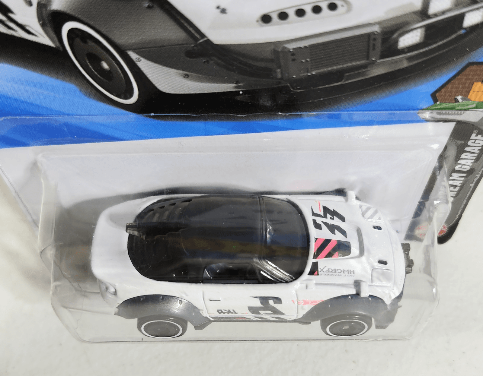 Hot Wheels Mazda MX-5 Miata HW Dream Garage White Car 1/64 Toy Vehicle NEW - Thumbnail 3