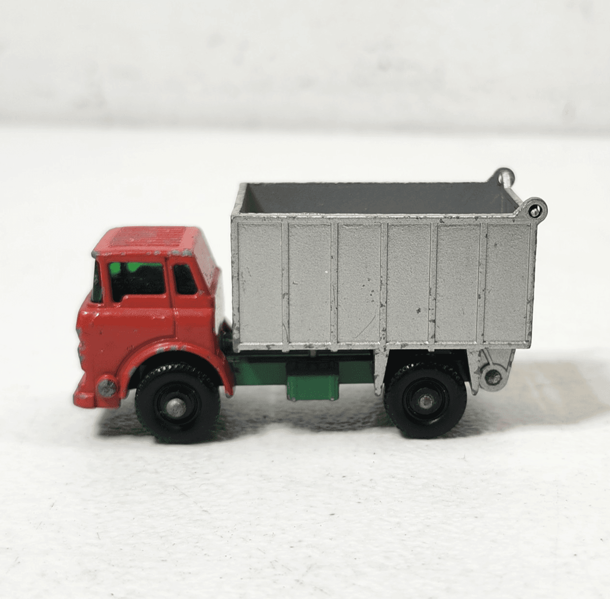 Vintage Lesney GMC Tipper Truck No 26 Matchbox 1/64 Series Toy Vehicle