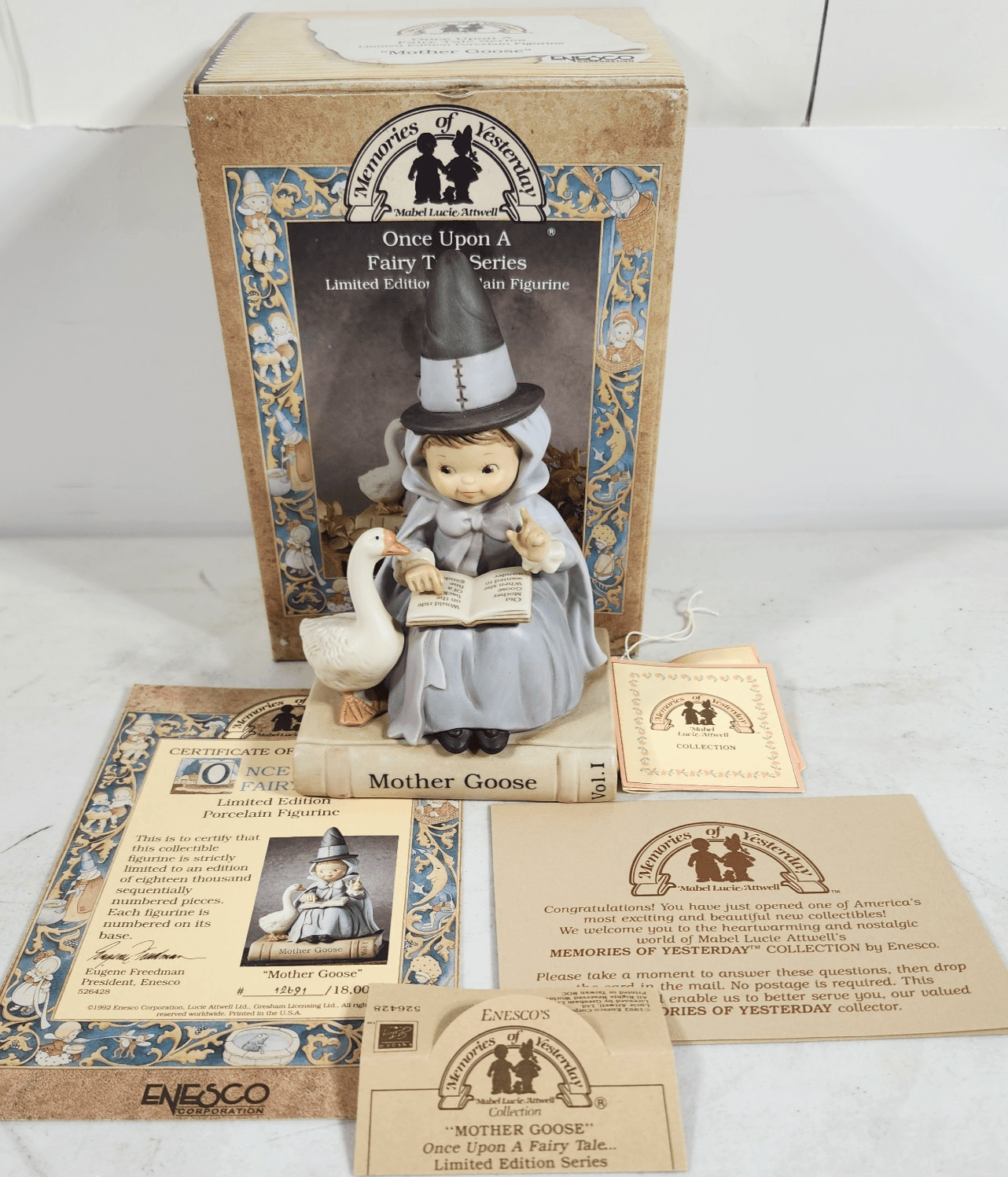 Enesco Memories of Yesterday Fairy Tale Series Mother Goose Figure Lucie Atwell - Thumbnail 2