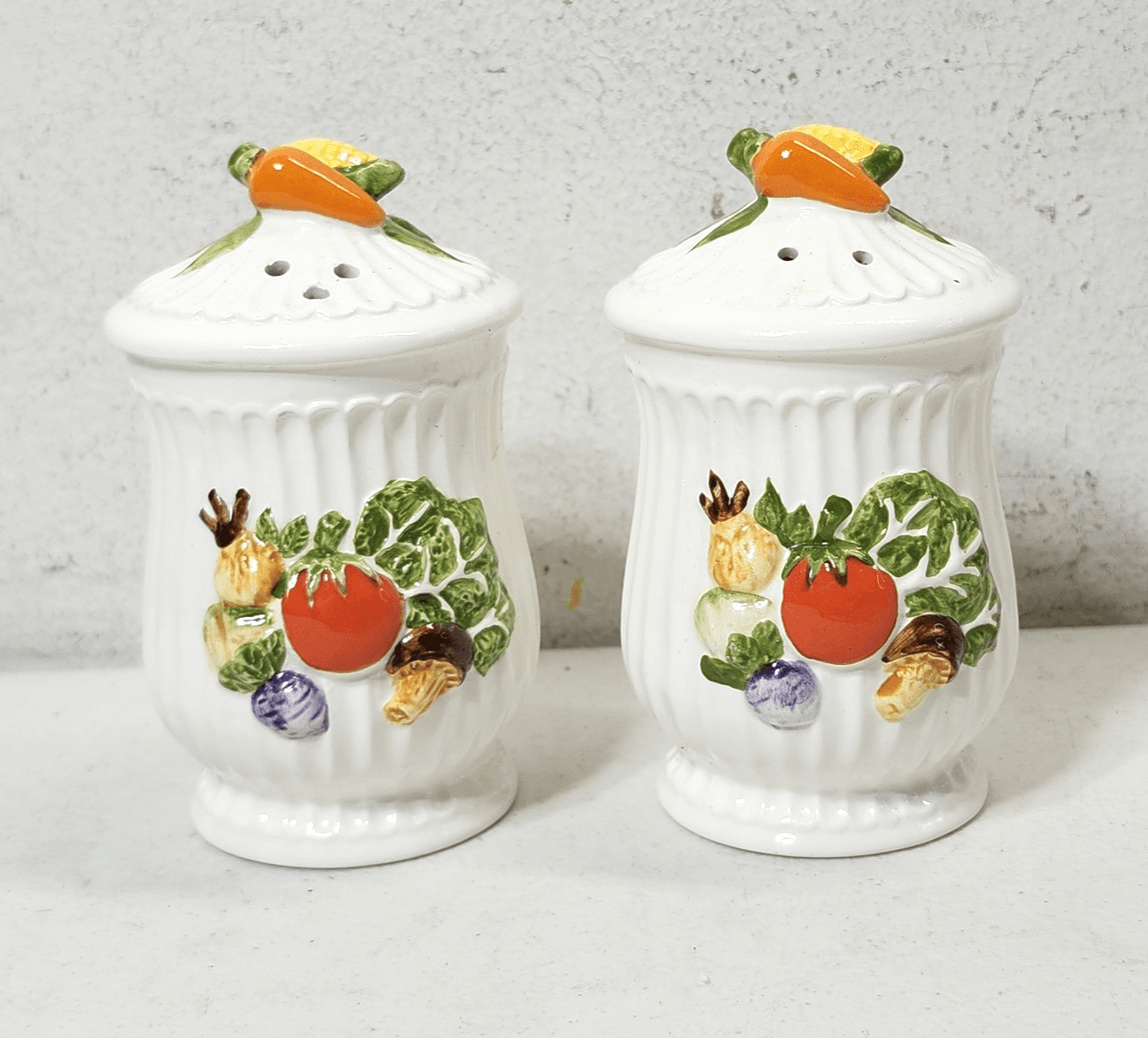 Vintage Salt & Pepper Shakers with 3D Vegetable Garden Theme Design