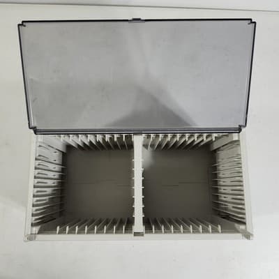 RadioShack 20 CD Plastic Storage Case Holder Grey And White - Thumbnail 7