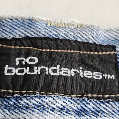 No Boundaries Women's 17 High Rise Crop Blue Denim Jeans Embroidered Bohemian - Thumbnail 7