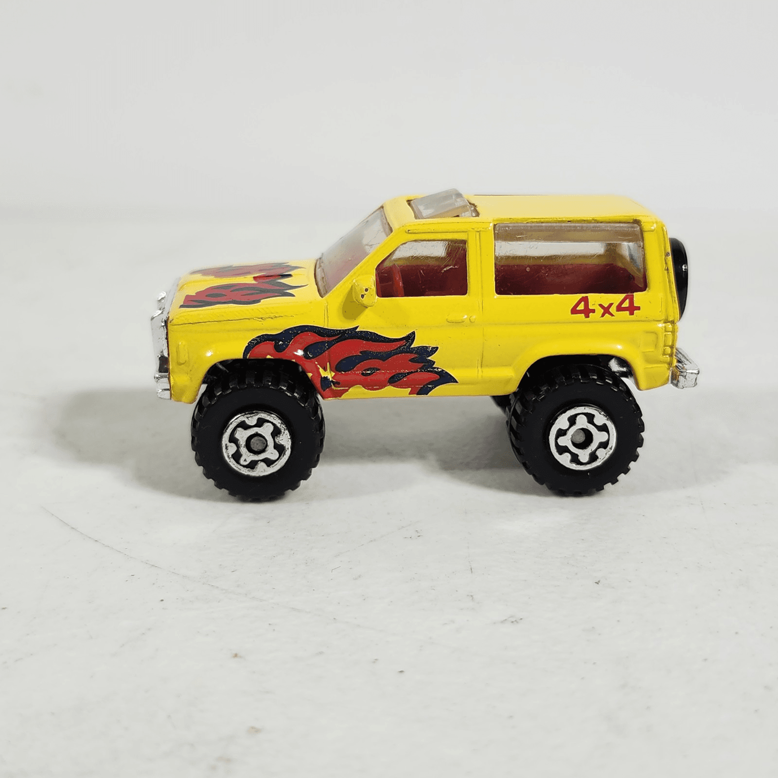 Vintage Matchbox Superfast Ford Bronco 4x4 Yellow Car 1/64 Toy Vehicle Loose - Thumbnail 5
