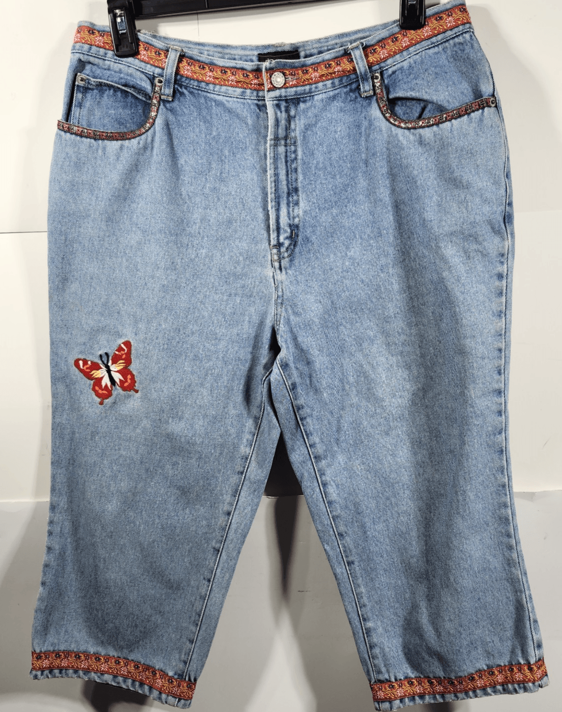 No Boundaries Women's 17 High Rise Crop Blue Denim Jeans Embroidered Bohemian
