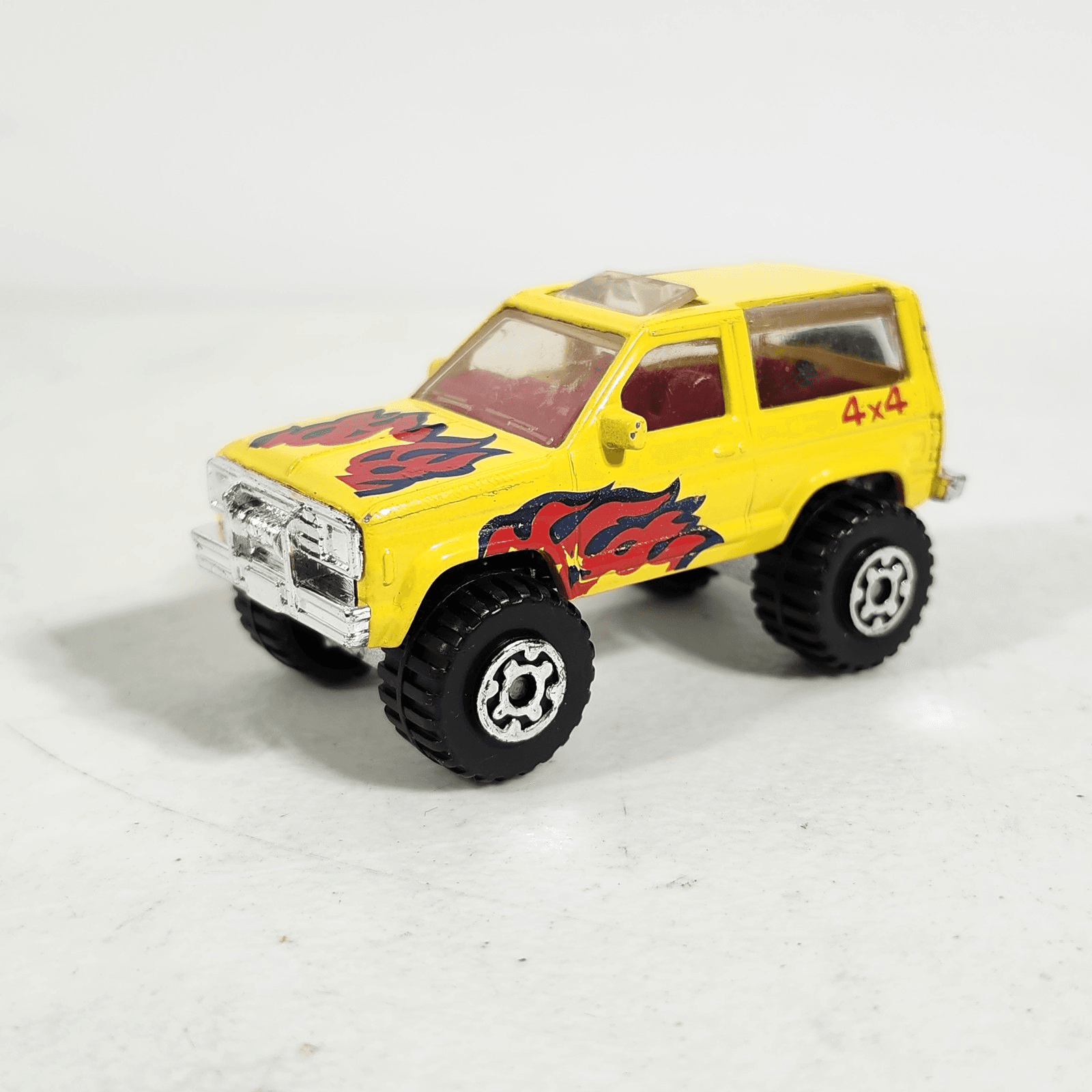 Vintage Matchbox Superfast Ford Bronco 4x4 Yellow Car 1/64 Toy Vehicle Loose - Thumbnail 4