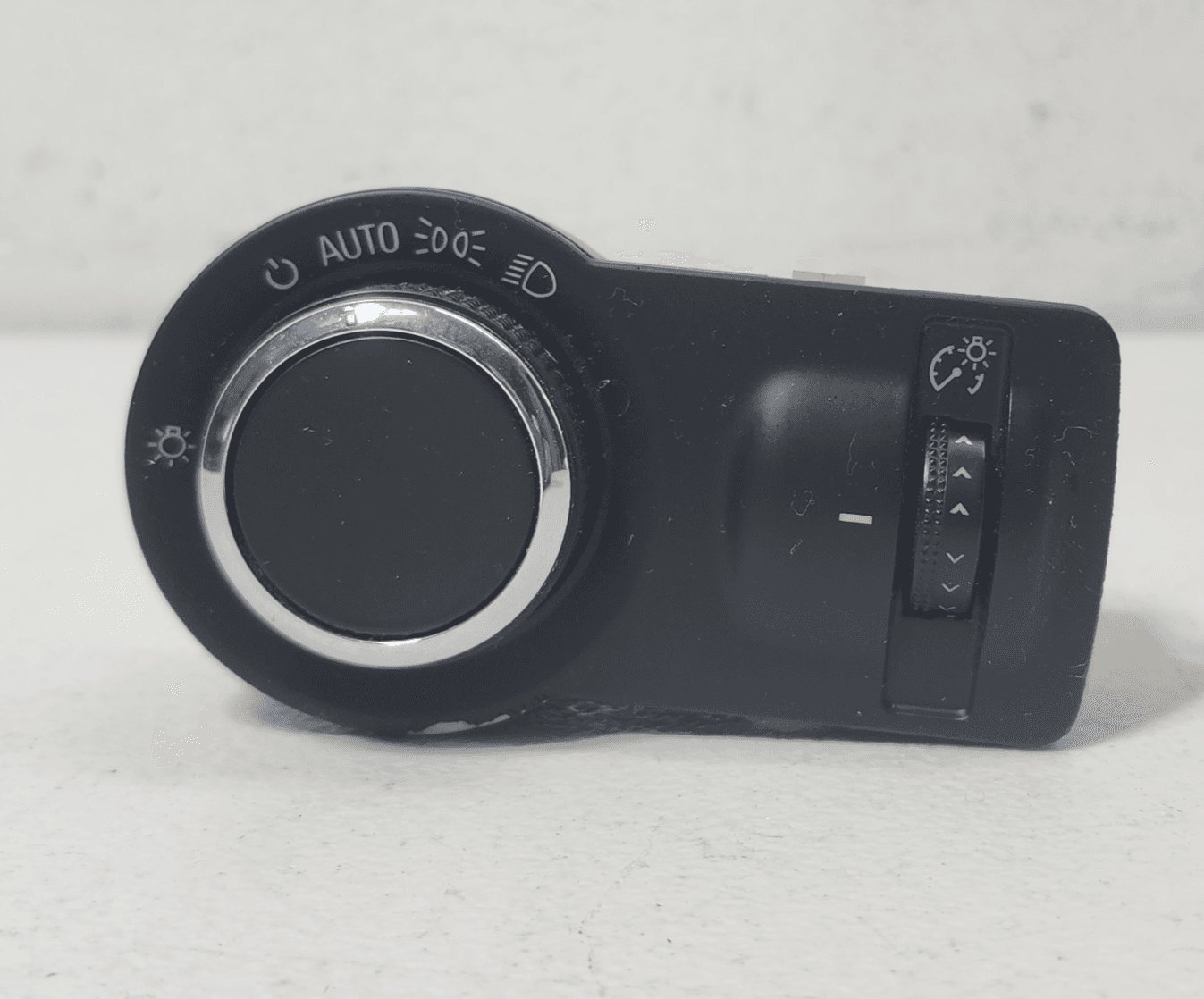 2011-2016 Chevrolet Cruze Headlight Dimmer Control Switch Assembly - Thumbnail 2
