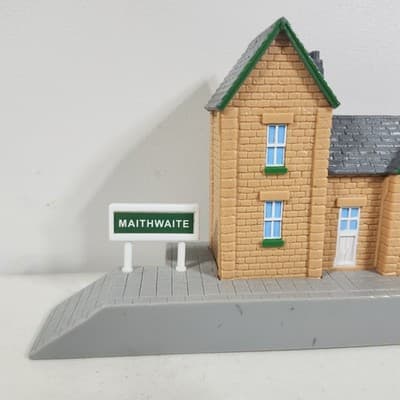 2006 Thomas The Train Trackmaster Maithwaite Station Hit Toy B45 Gullane - Thumbnail 3