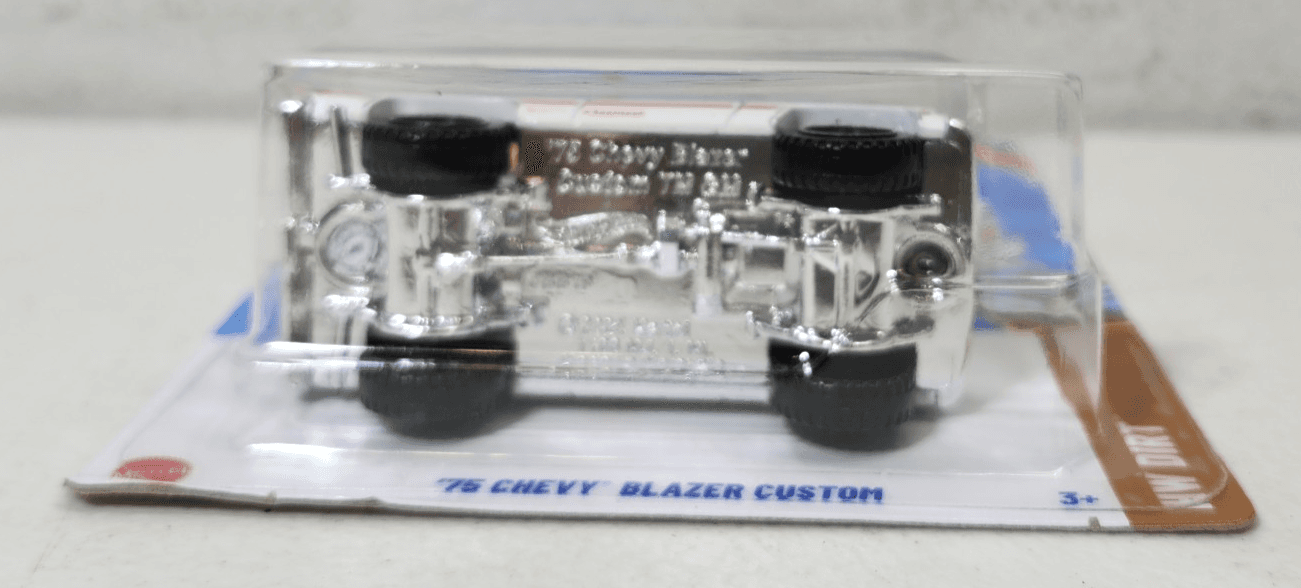 2025 Hot Wheels '75 Chevy Blazer Custom HW Dirt White 1/64 Toy Vehicle NEW - Thumbnail 4