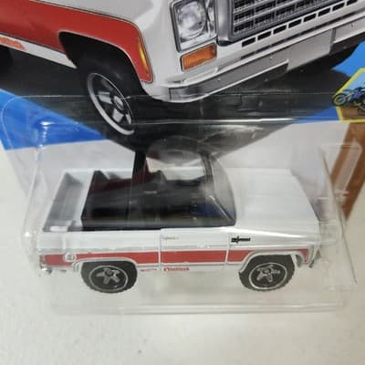 2025 Hot Wheels '75 Chevy Blazer Custom HW Dirt White 1/64 Toy Vehicle NEW - Thumbnail 3