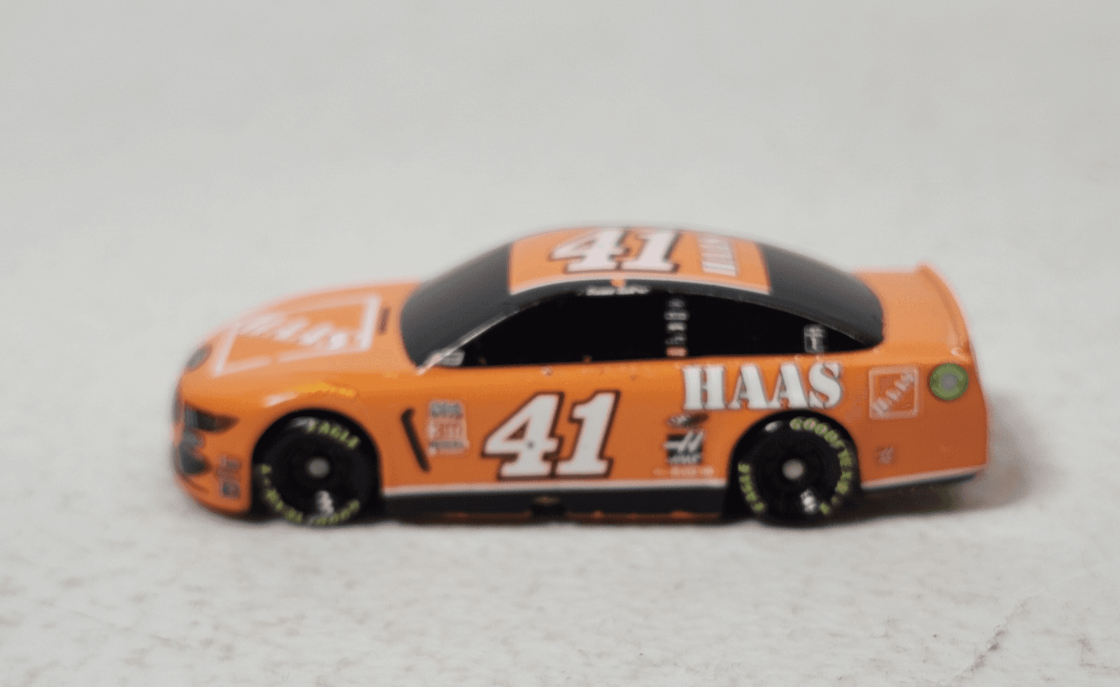 2019 #41 Daniel Suarez Haas Darlington Throwback 1/87 NASCAR Authentics Diecast