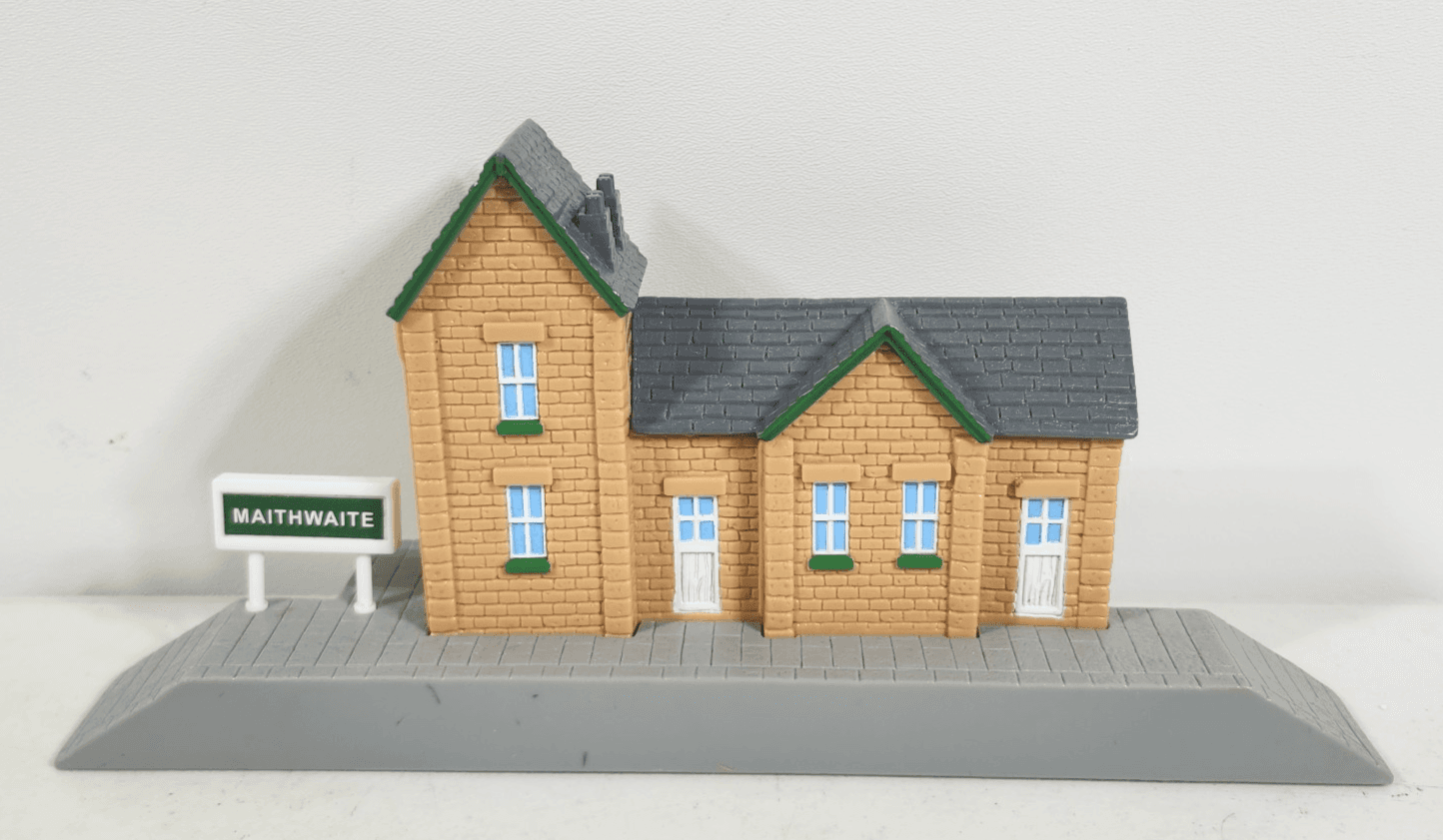 2006 Thomas The Train Trackmaster Maithwaite Station Hit Toy B45 Gullane - Thumbnail 2