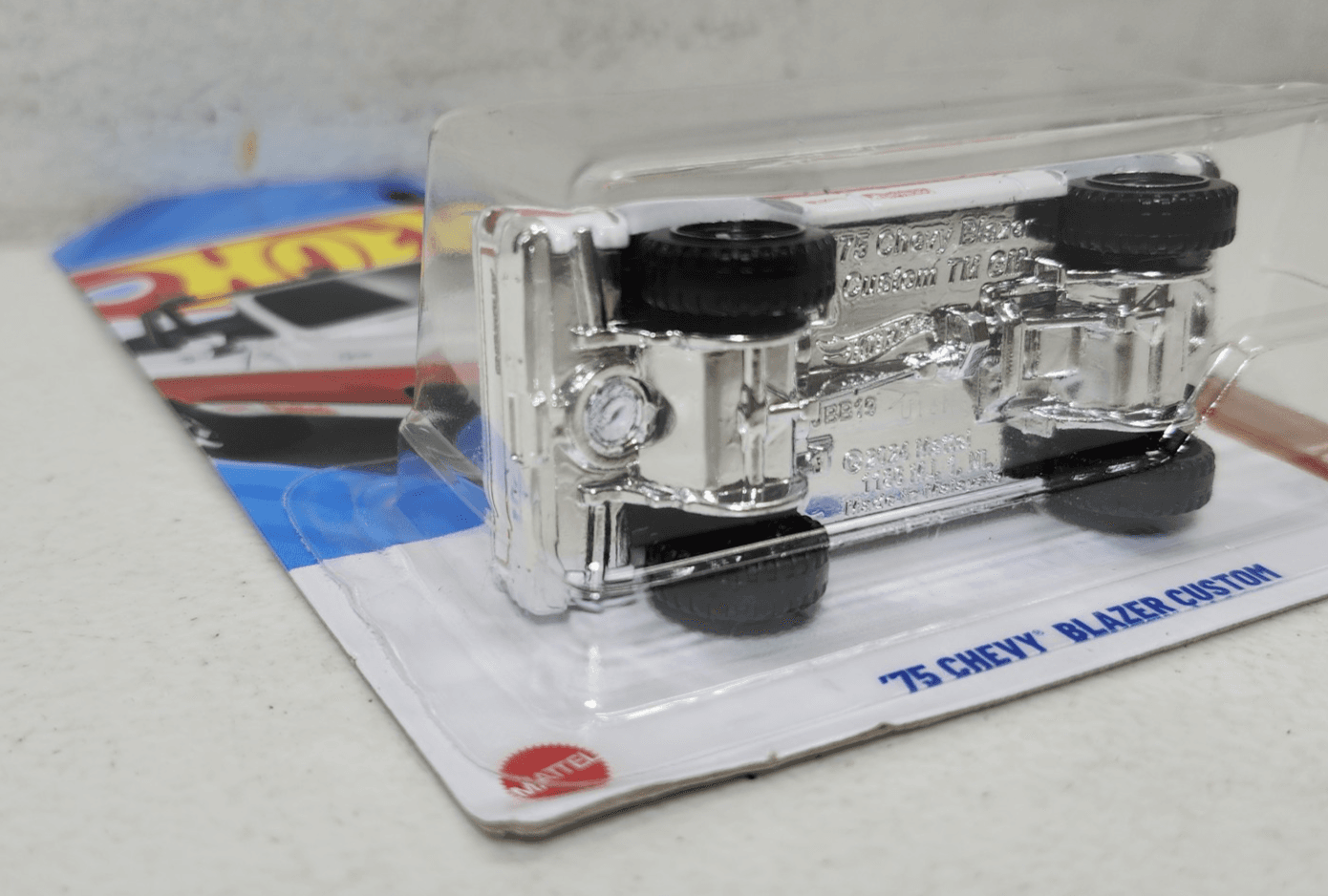 2025 Hot Wheels '75 Chevy Blazer Custom HW Dirt White 1/64 Toy Vehicle NEW - Thumbnail 5