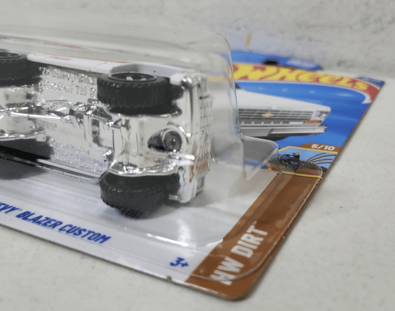 2025 Hot Wheels '75 Chevy Blazer Custom HW Dirt White 1/64 Toy Vehicle NEW - Thumbnail 6