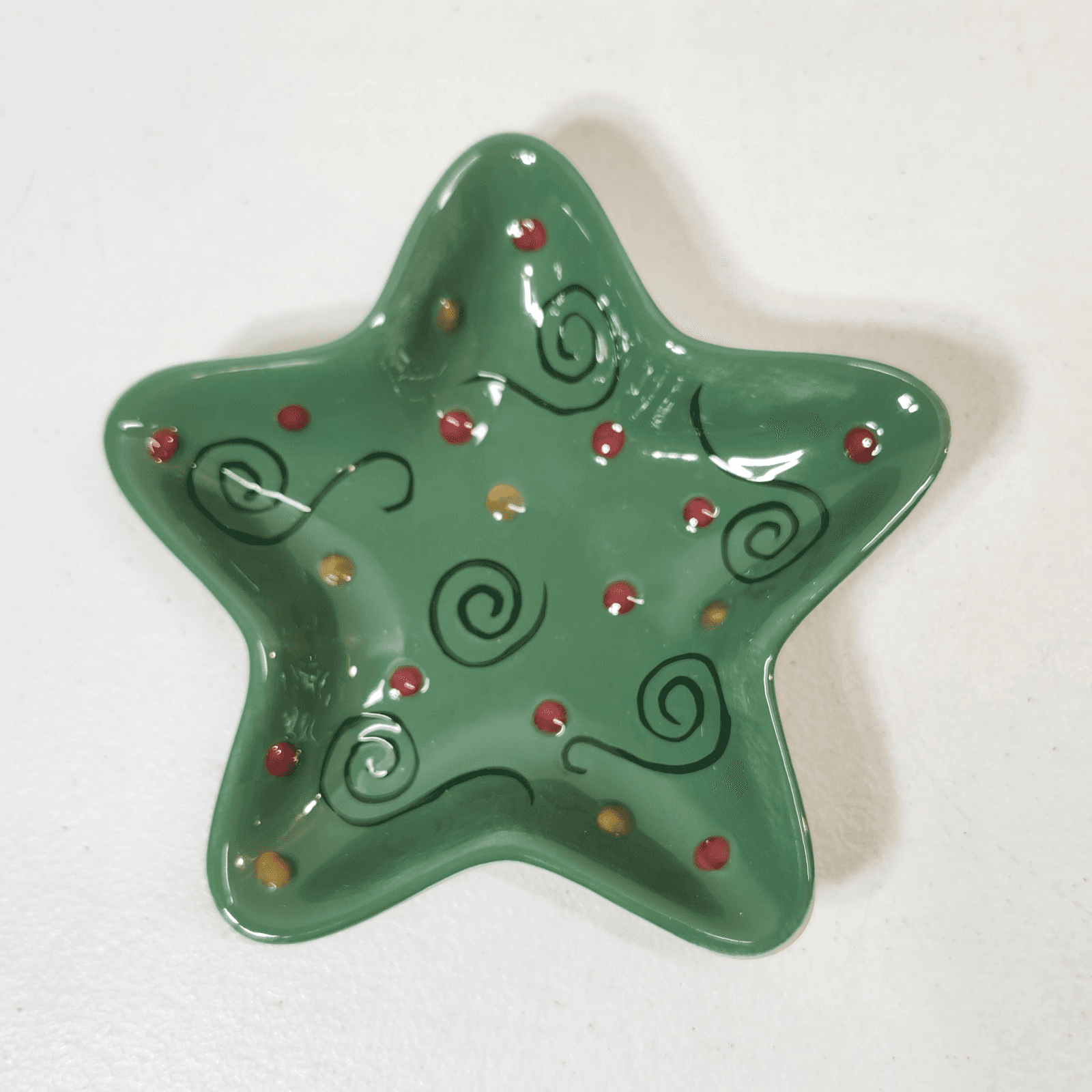 Tabletops Unlimited 6.5" Green Star Dish Hand Painted Home Decor - Thumbnail 2