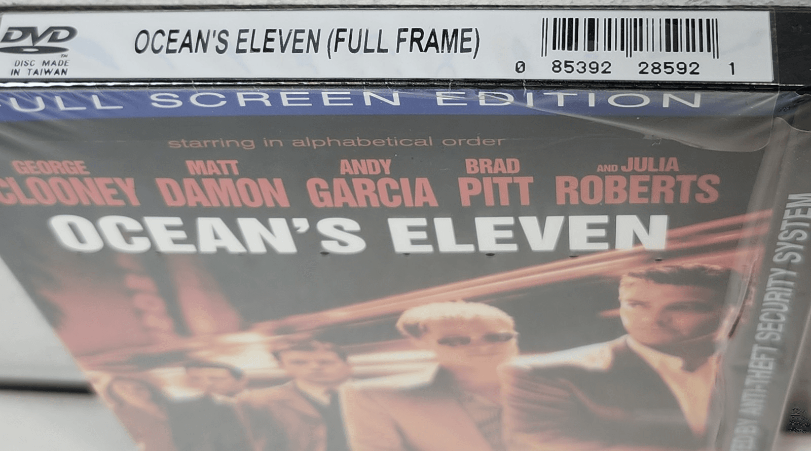 Ocean's Eleven DVD 2001 Full Screen Movie George Clooney Brad Pitt NEW - Thumbnail 3