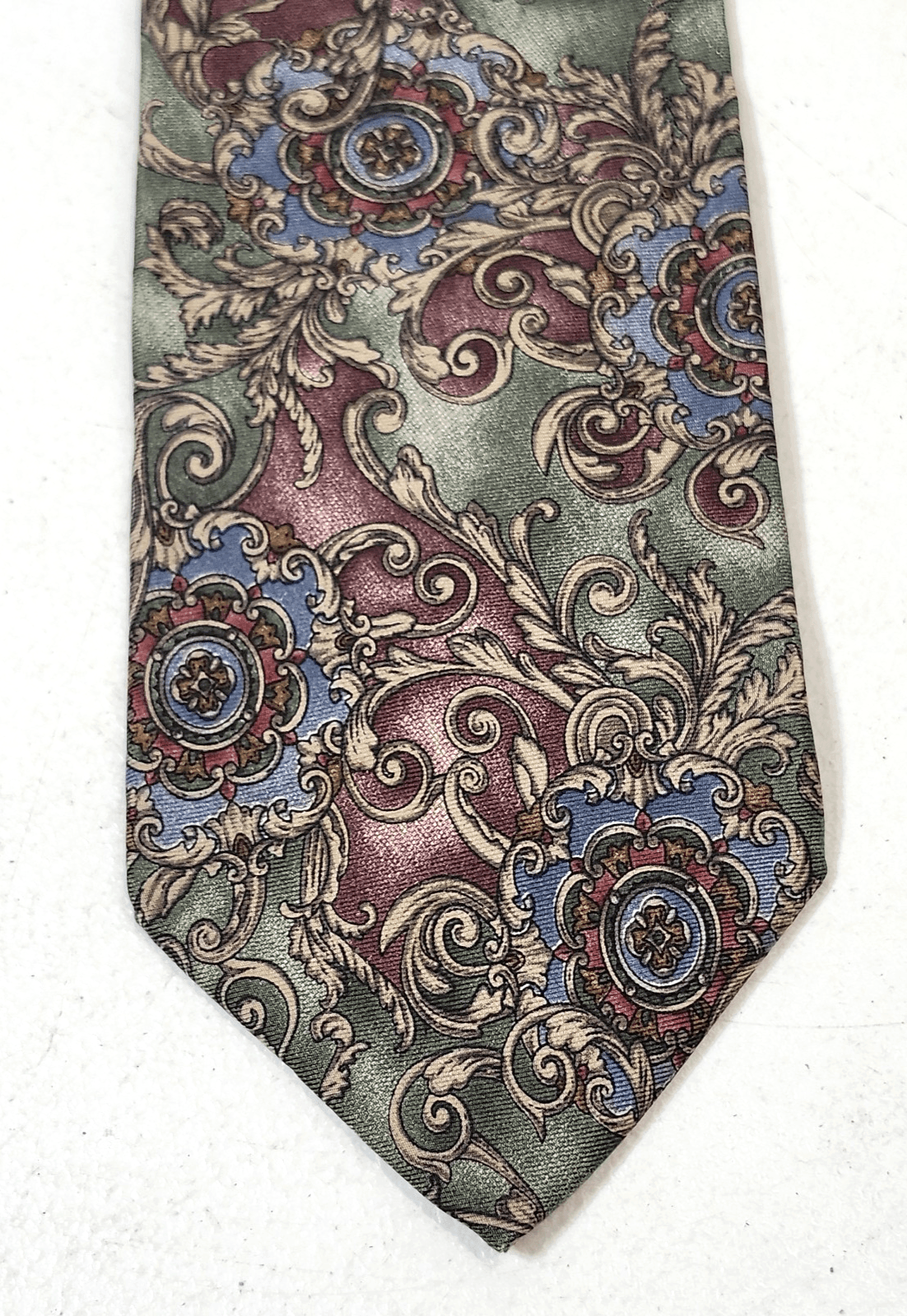 Men's Tie Necktie 100% Silk Multicolor Paisley Design Bill Blass