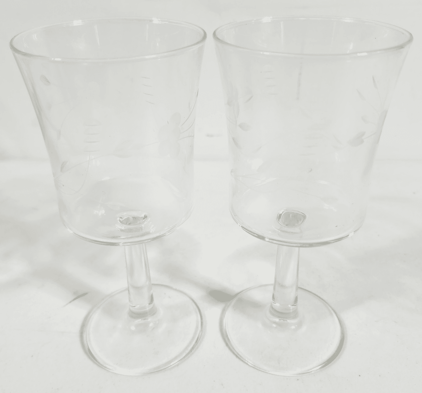 Tuscany Crystal Wine Glasses Etched Design 6" Home Bar Decor - Thumbnail 2