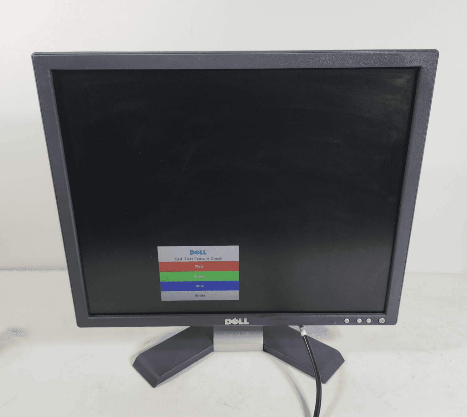 Dell E196FPF LCD Monitor Computer Screen W/ Stand - Thumbnail 2