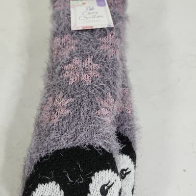 Women's Cozy Critter Socks Pink Snowflakes Size 8-11 Grip Bottom NEW - Thumbnail 3