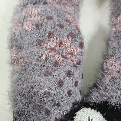 Women's Cozy Critter Socks Pink Snowflakes Size 8-11 Grip Bottom NEW - Thumbnail 5