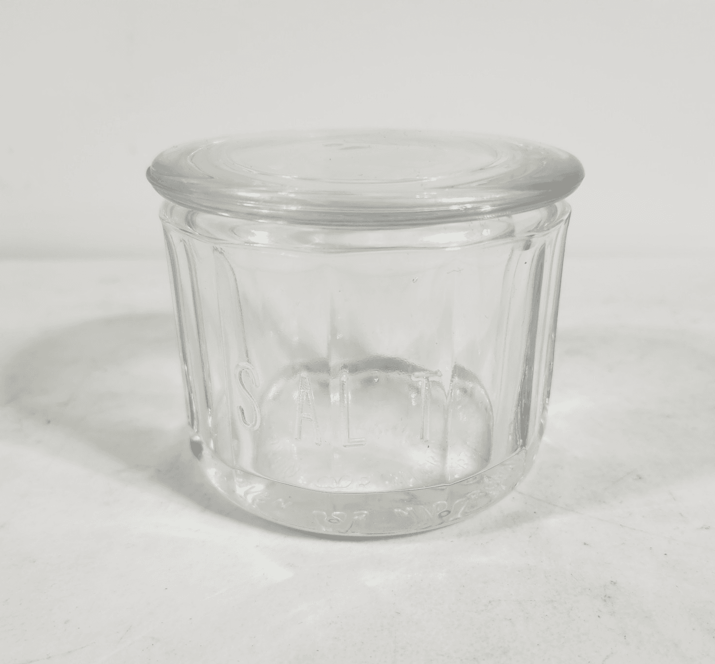 Vtg Anchor Hocking Fire King Salt Box Glass Jar Canister With Lid 2.75" Tall - Thumbnail 2