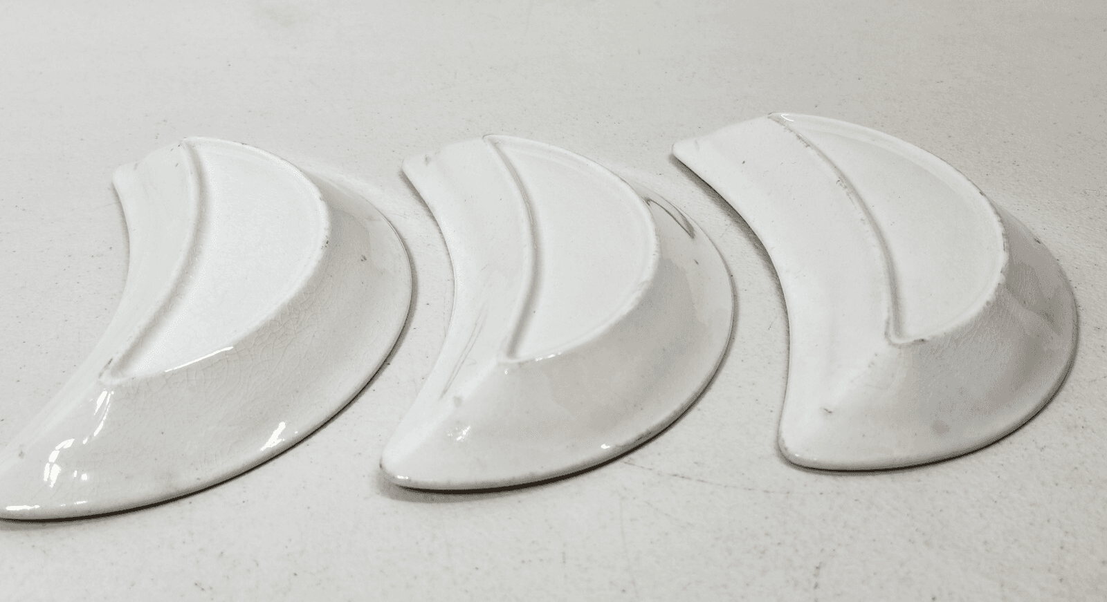 3 Crescent Shaped Trinket Dishes Keys Change Misc Home Decor Vintage - Thumbnail 9