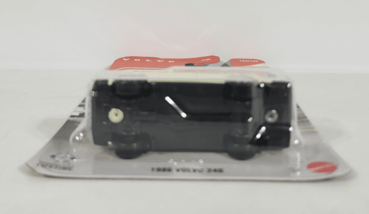 Matchbox 1986 Volvo 240 Yellow Car 1/64 Toy Vehicle NEW - Thumbnail 3